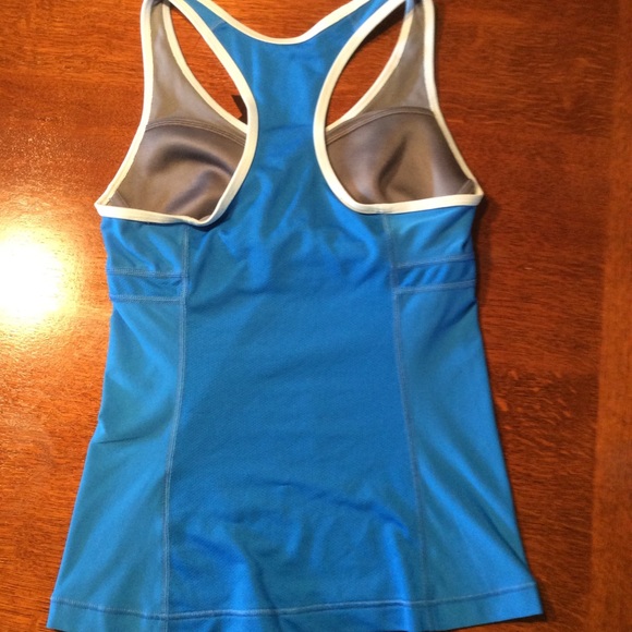 Women’s Nike dri-fit tank top. - Picture 4 of 4